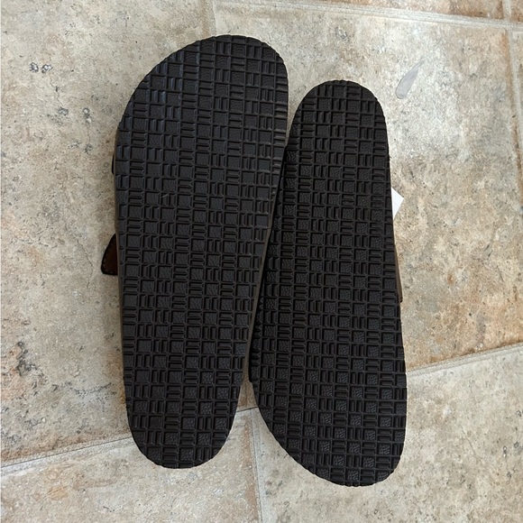 GOODFELLOW & CO. SANDALS - Picture 4 of 6